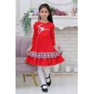 Платье с кружевом