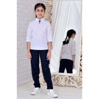 Блузка с брошью